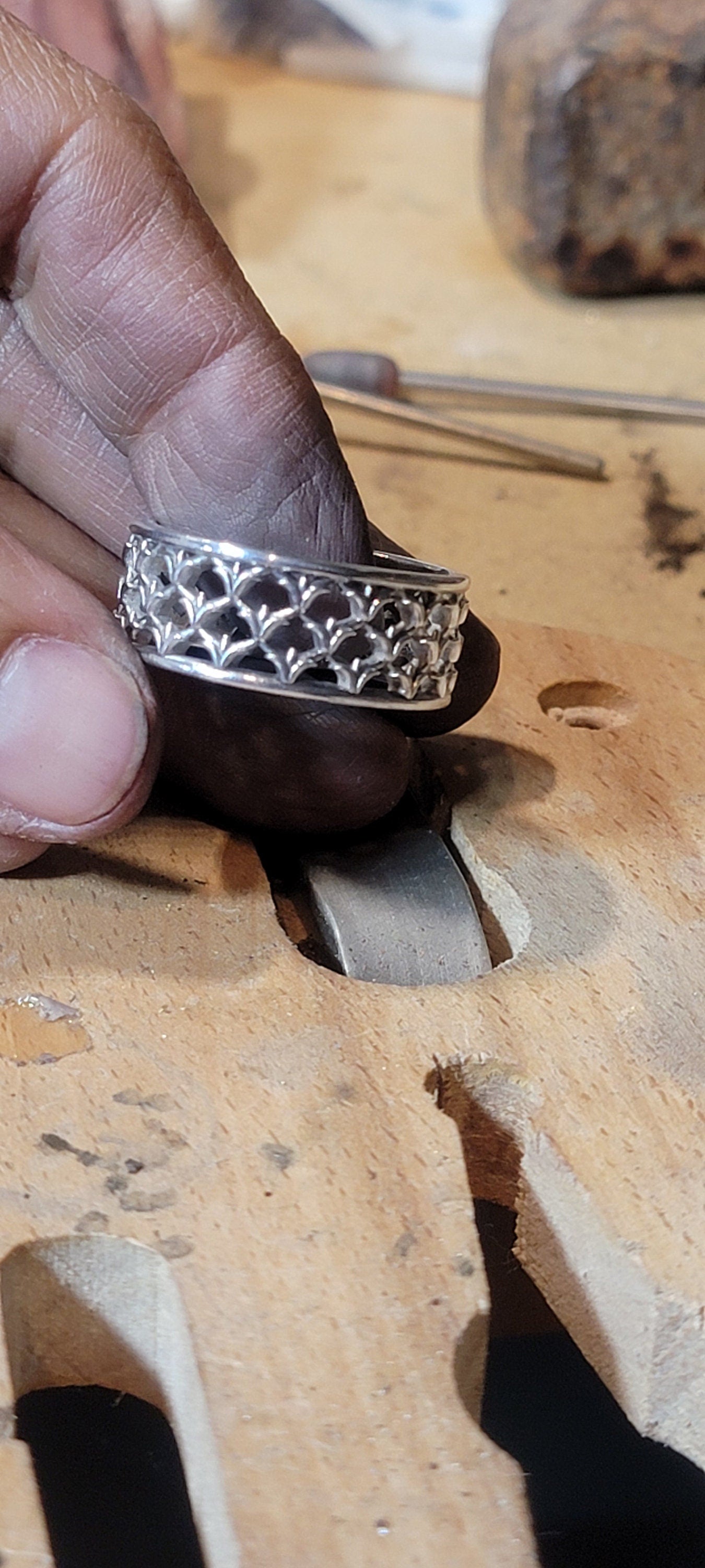La Fleur Window Grate Ring in Sterling