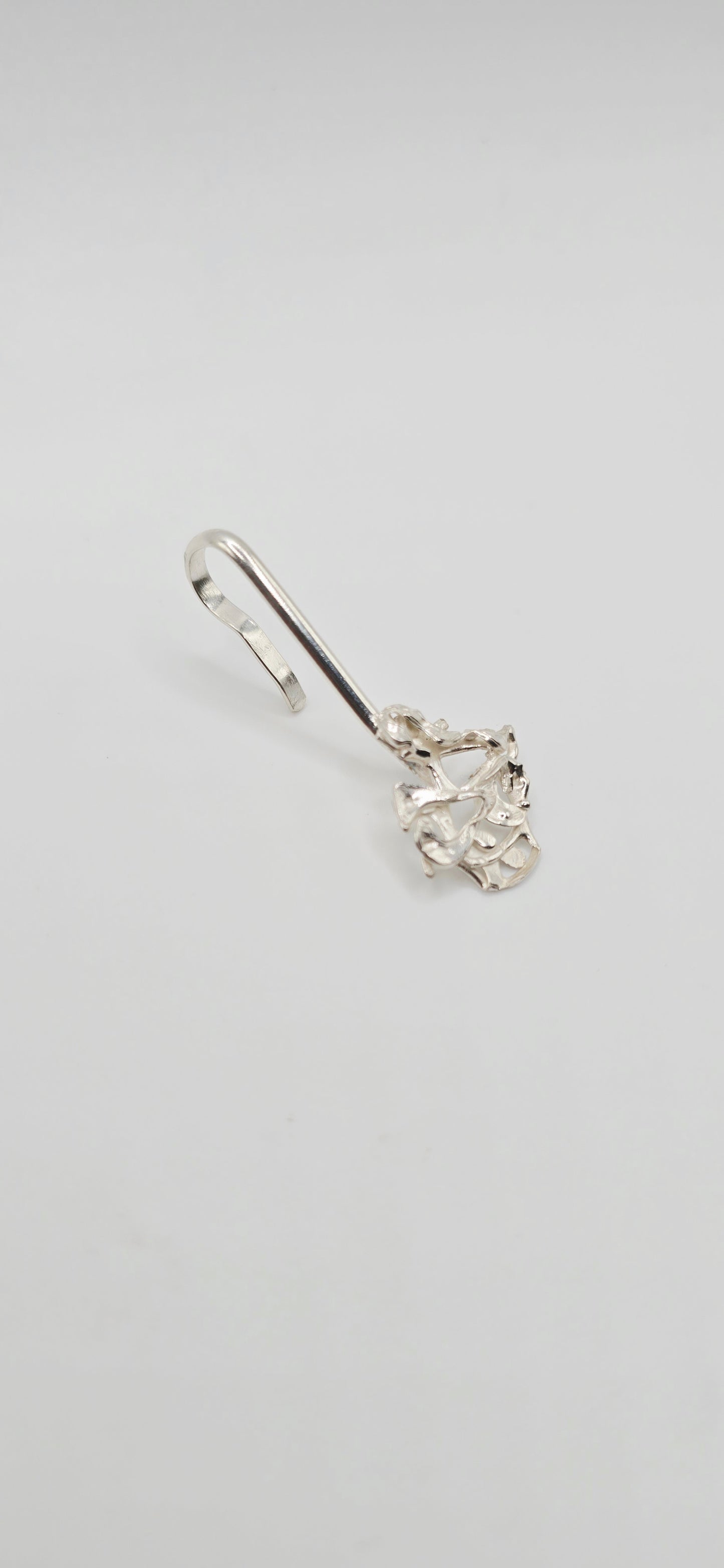 Abstract Lip Clip in Sterling Silver