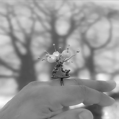 Tree Hugging Shadow Ring